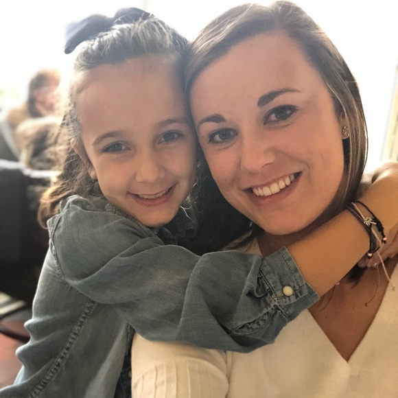 Meet your Posher, Amber - Picture 2 of 5